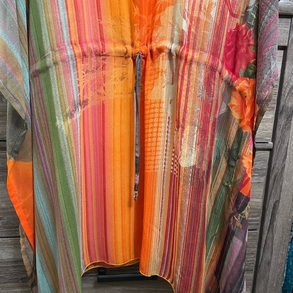 Caftan Blouse - Picture 16 of 16